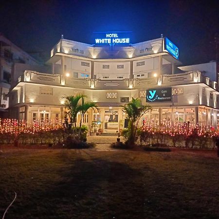 Hotel White House Dehradun Buitenkant foto