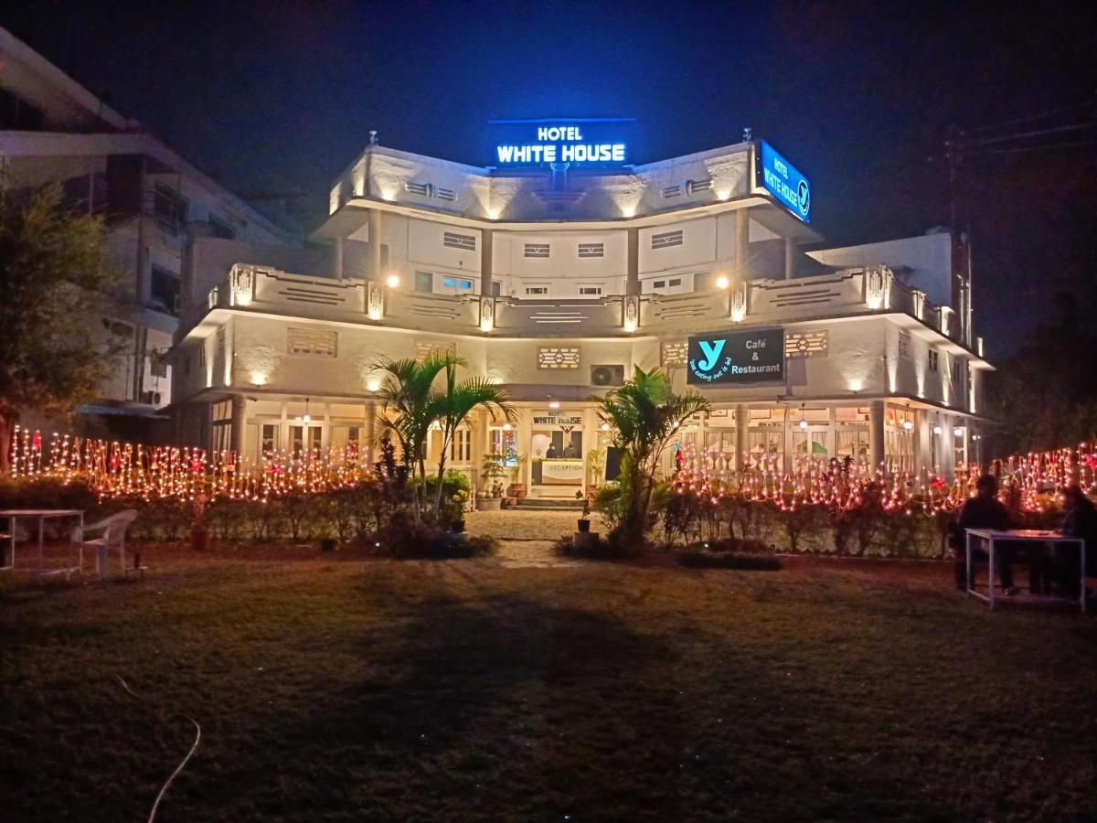Hotel White House Dehradun Buitenkant foto