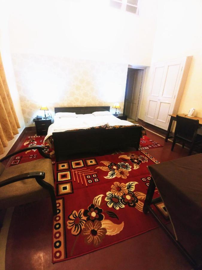 Hotel White House Dehradun Buitenkant foto