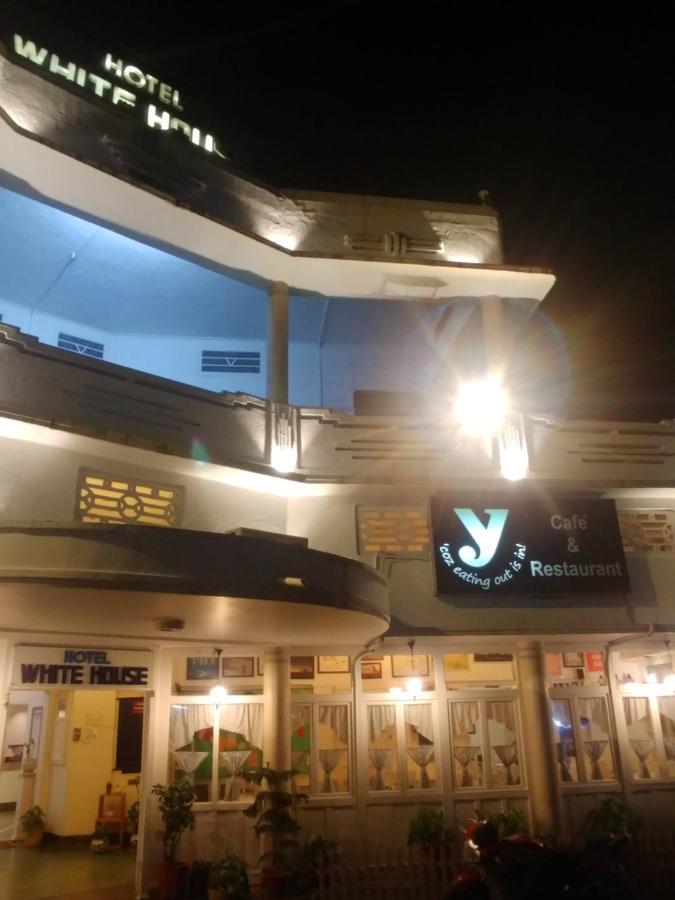 Hotel White House Dehradun Buitenkant foto