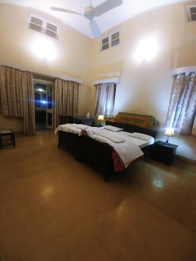 Hotel White House Dehradun Buitenkant foto