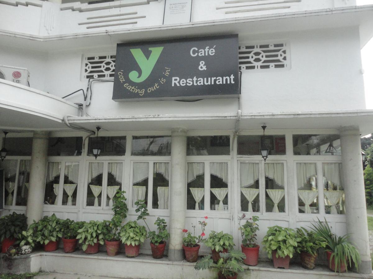 Hotel White House Dehradun Buitenkant foto