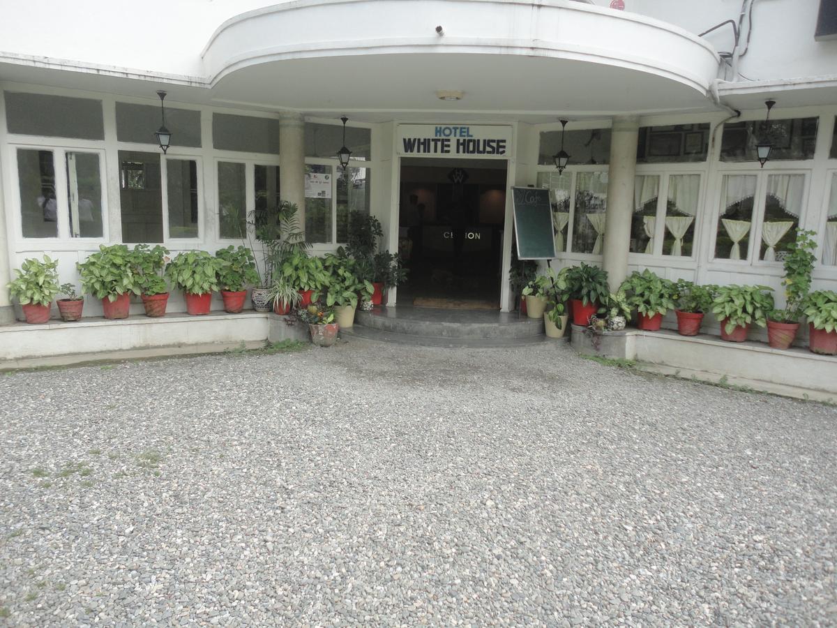 Hotel White House Dehradun Buitenkant foto